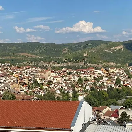 Happy Place Akatcia - гараж за мотоциклети Lejlighed Veliko Tarnovo